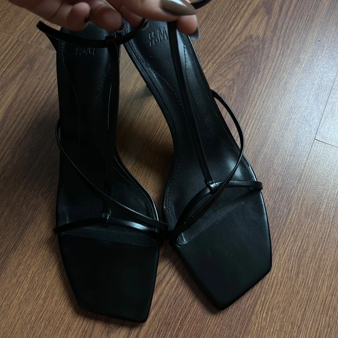 Svarta sandaler med smala remmar H&M - 4