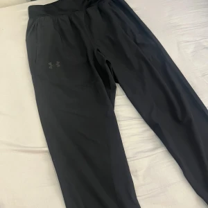 Under Armour byxor  - Storlek S