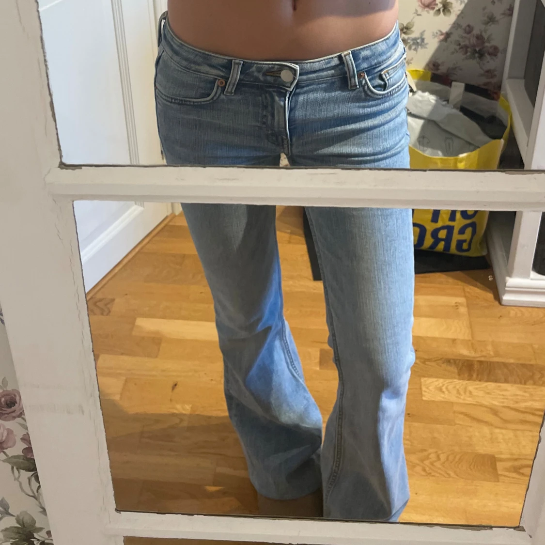 Bootcut ljusblå jeans 