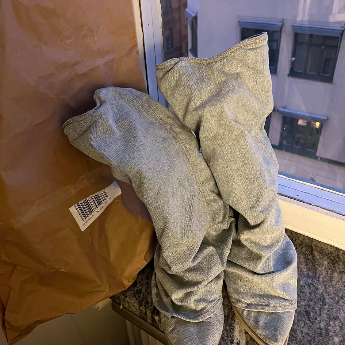 Ljusblå denim boots med spetsig tå från BERSHKA - 1