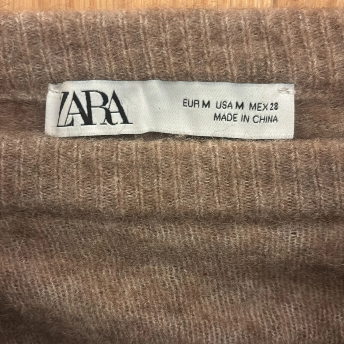 Beige stickad tröja från Zara - 1