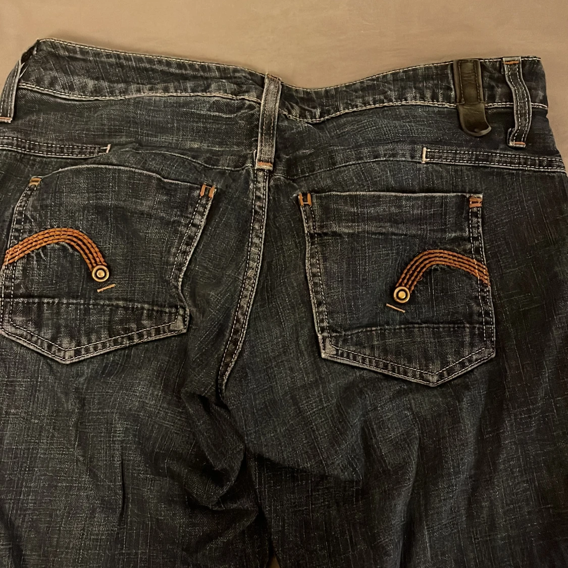 Mörkblå lågmidjade jeans från G-star - 1