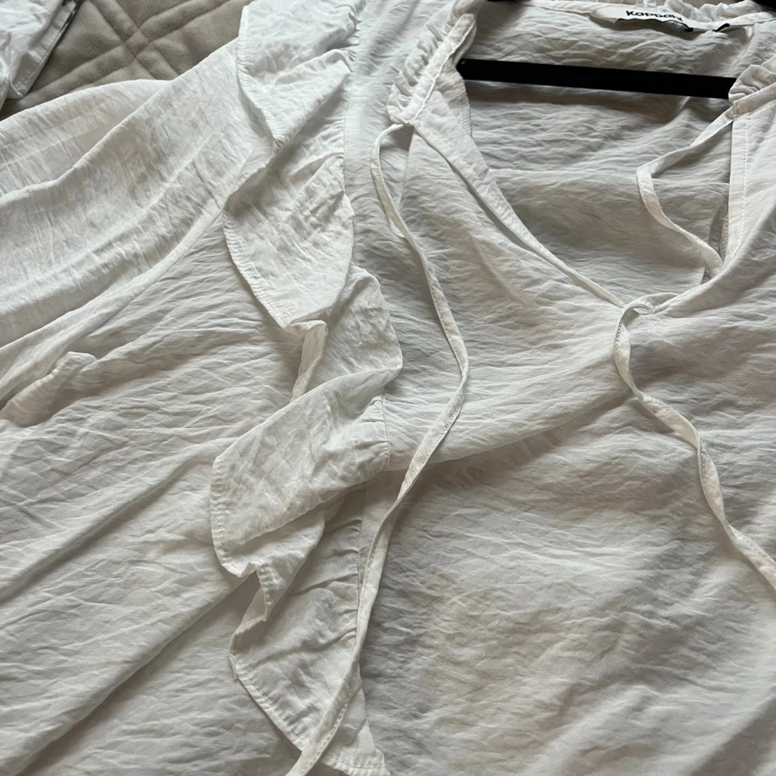 Vit volangblus från Kappahl - 1