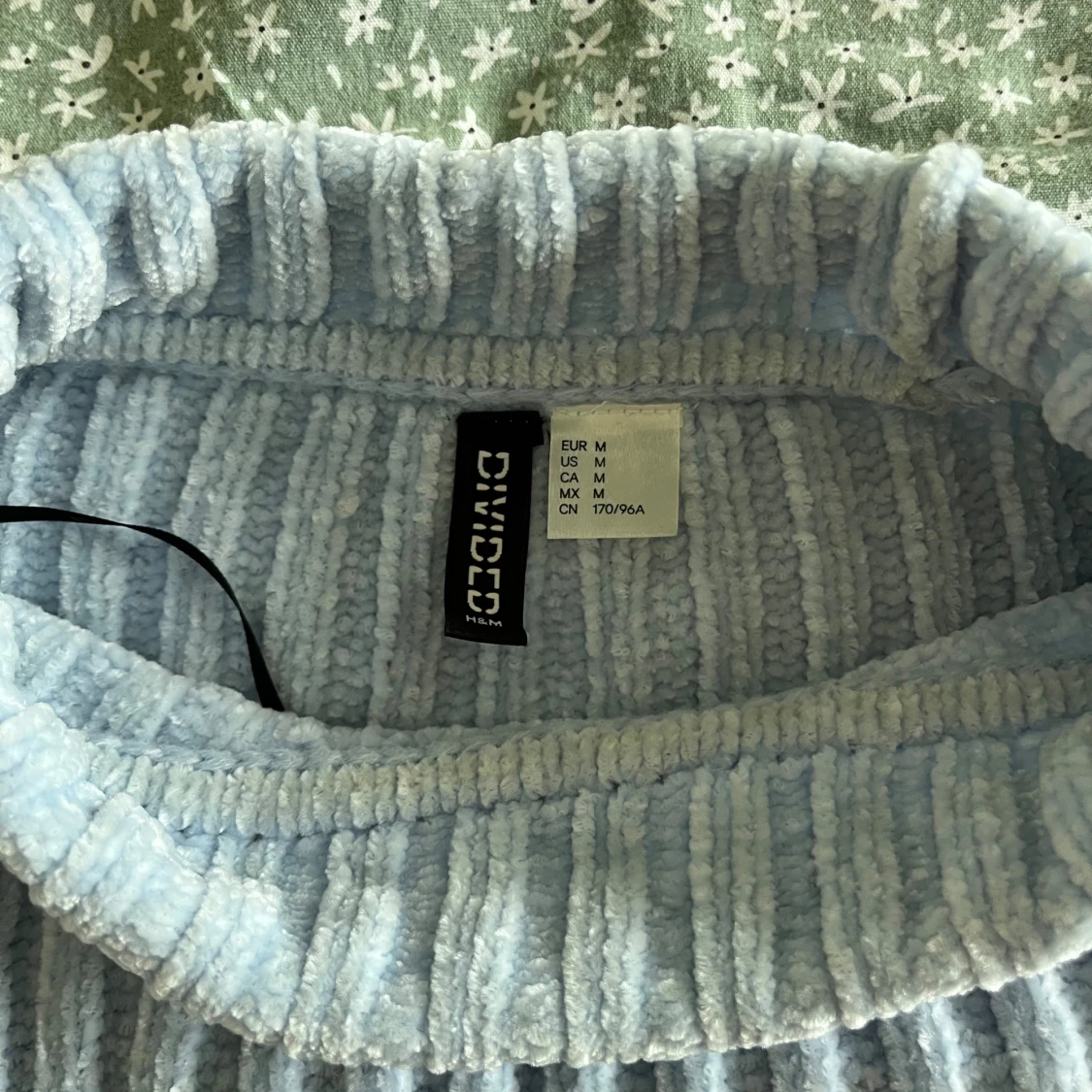 Ljusblå ribbad tröja från H&M Divided - 2