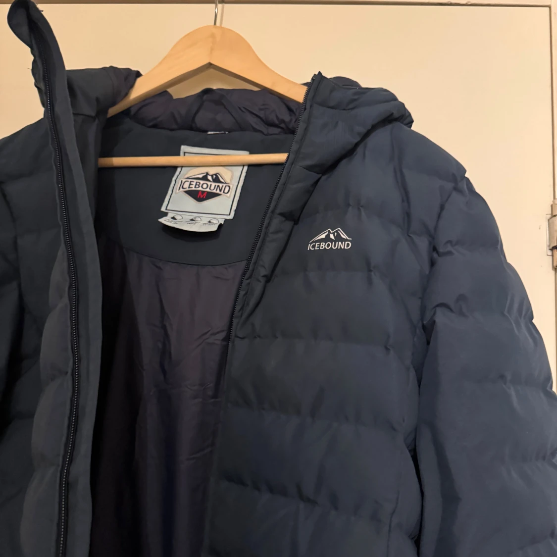 Mörkblå pufferjacka från Icebound - 1