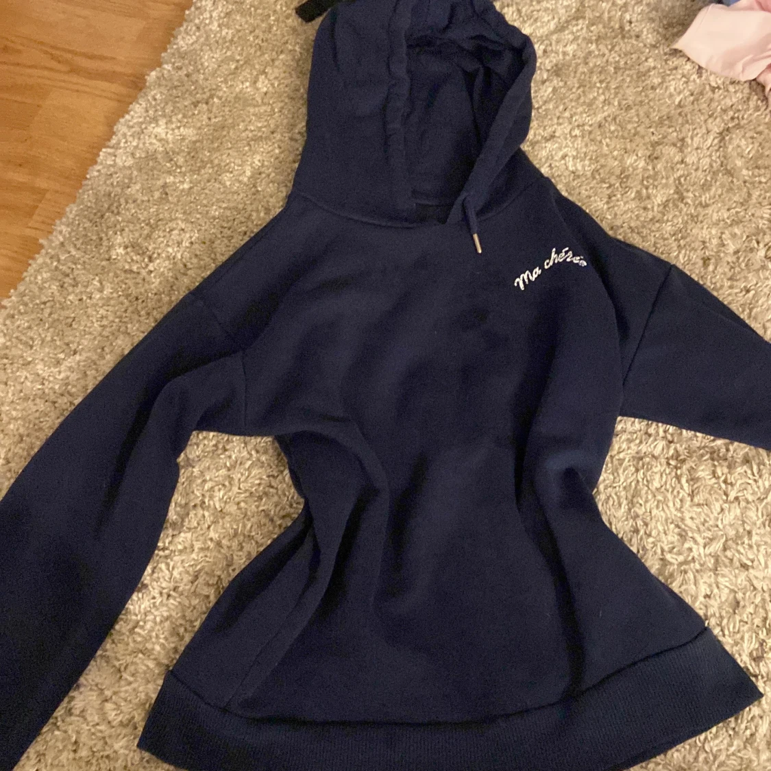  Gina Mörkblå hoodie med silvertryck  - 1