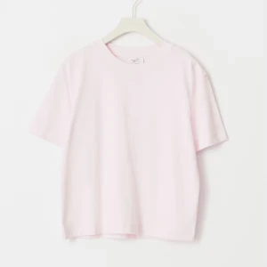 Ljusrosa basic t-shirt - Ljusrosa t-shirt med rund hals och korta ärmar, lätt o styla. Aldrig använd, köptes i våras för 170💗