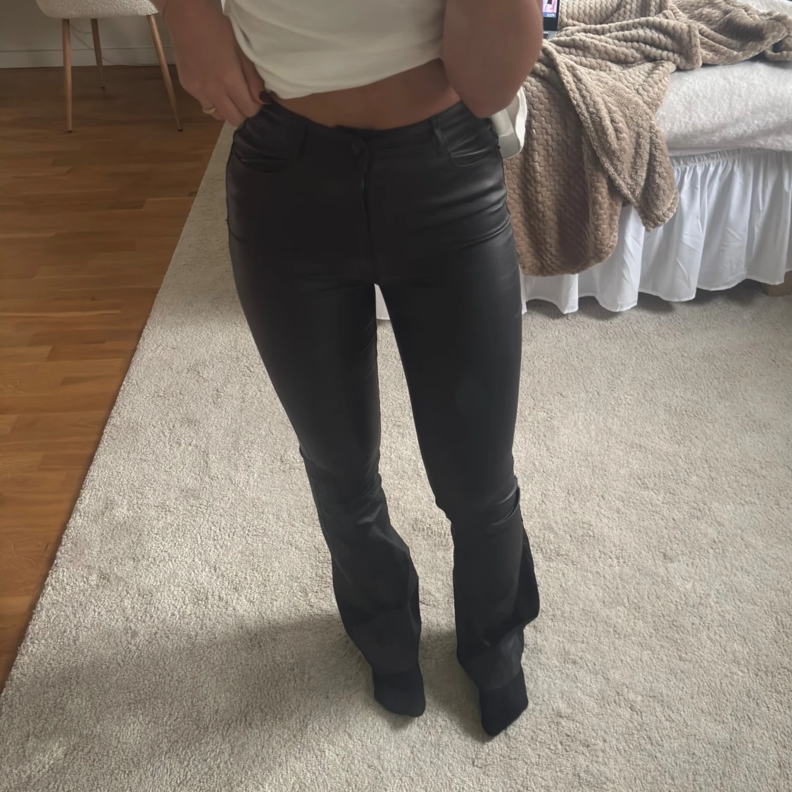 Svarta bootcut skinnbyxor - 2