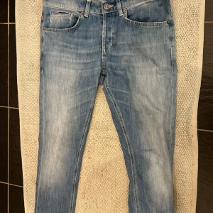 Dondup jeans George  - Storlek 31 mycket bra skick, passar 30!