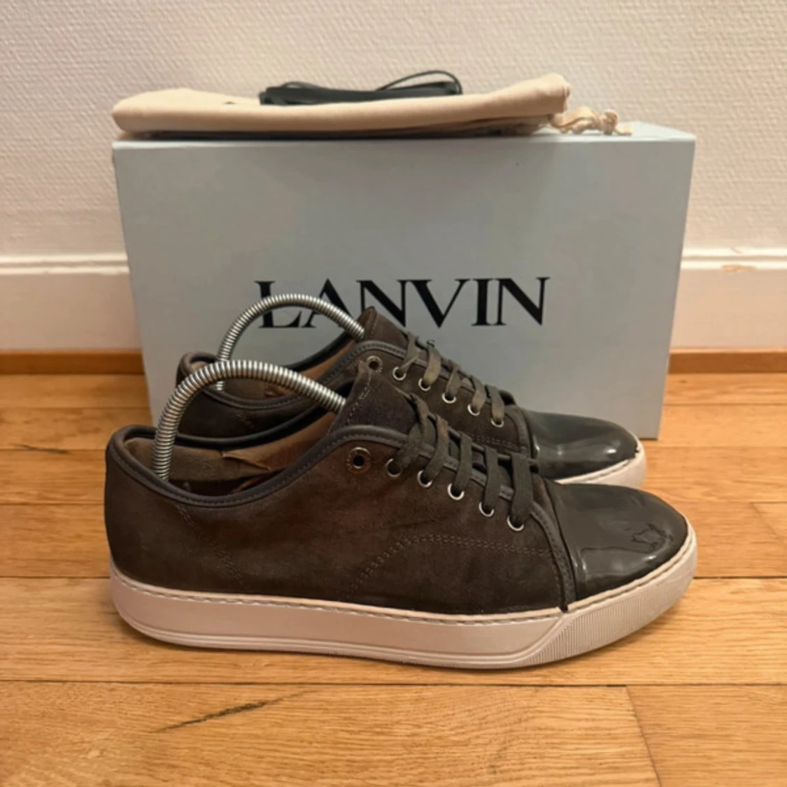 Lanvin sneakers i mörkbrun mocka - 1