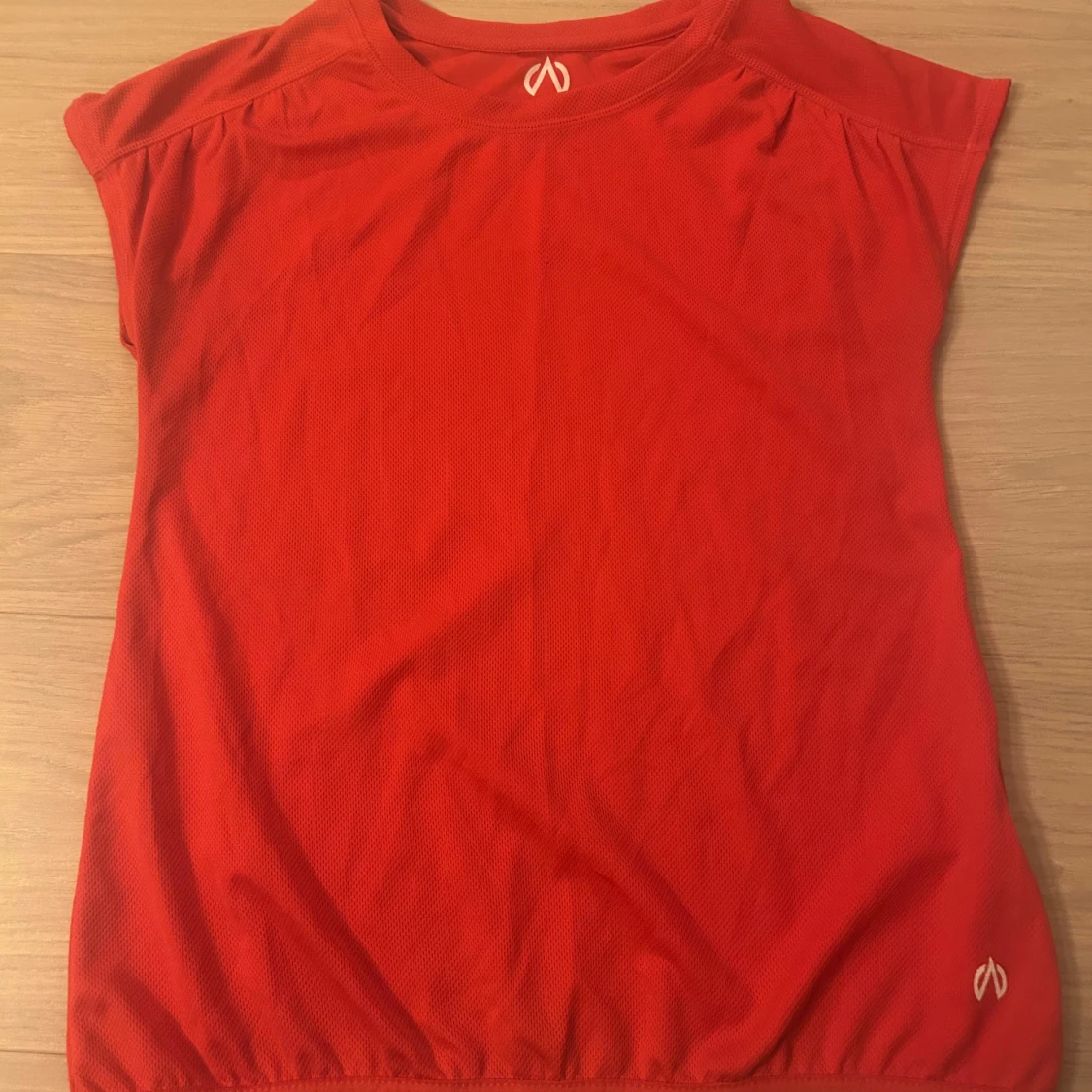 Röd träningstopp från North Bend