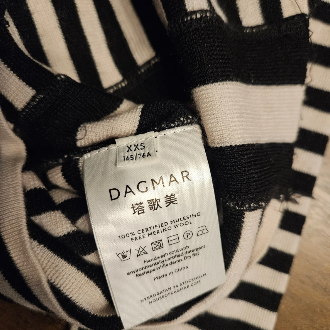 Randig svartvit tröja från Dagmar - 3