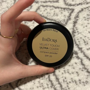 Isadora Velvet Touch Powder 64 Warm Sand - finns 1 kvar, 100kr.
