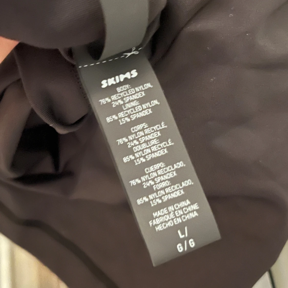 Svart croppad bad topp från Skims - 1