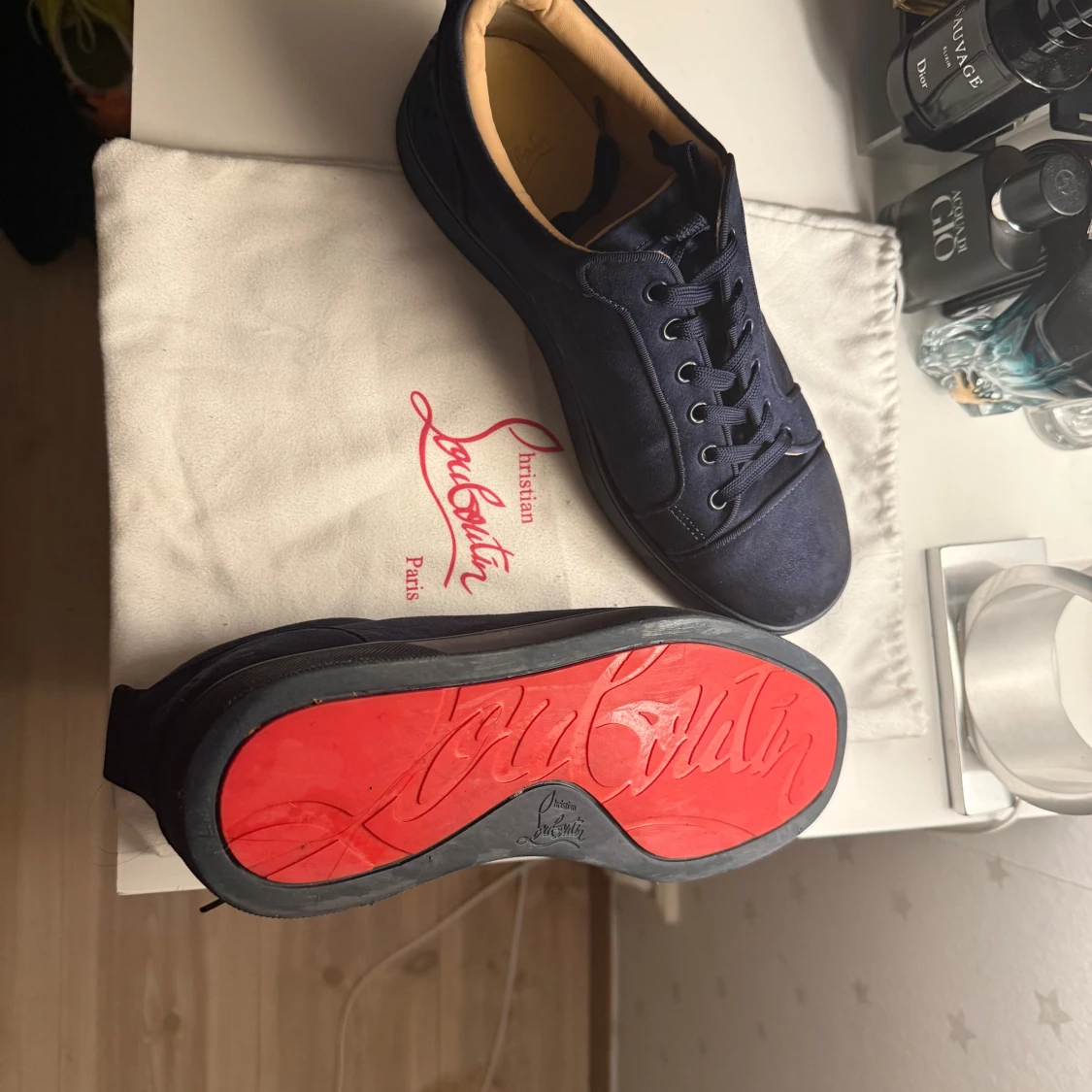 Mörkblå sneakers från Christian Louboutin