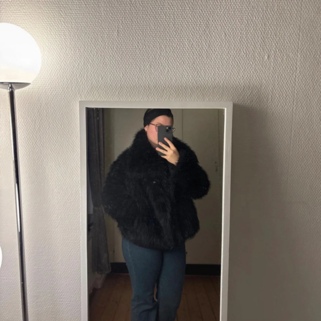 Svart fluffig pälsjacka - 2