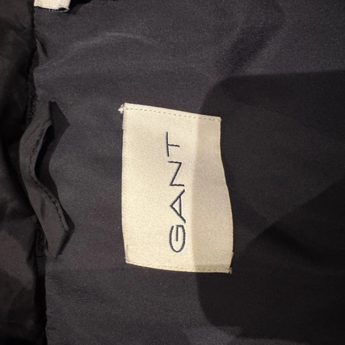 Svart pufferjacka från GANT - 2