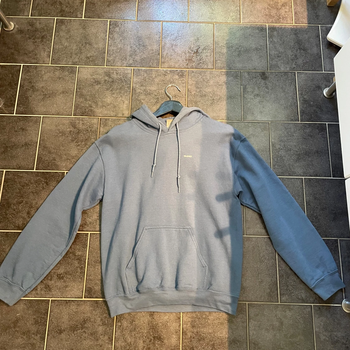 Blå hoodie från vilacrez - 1