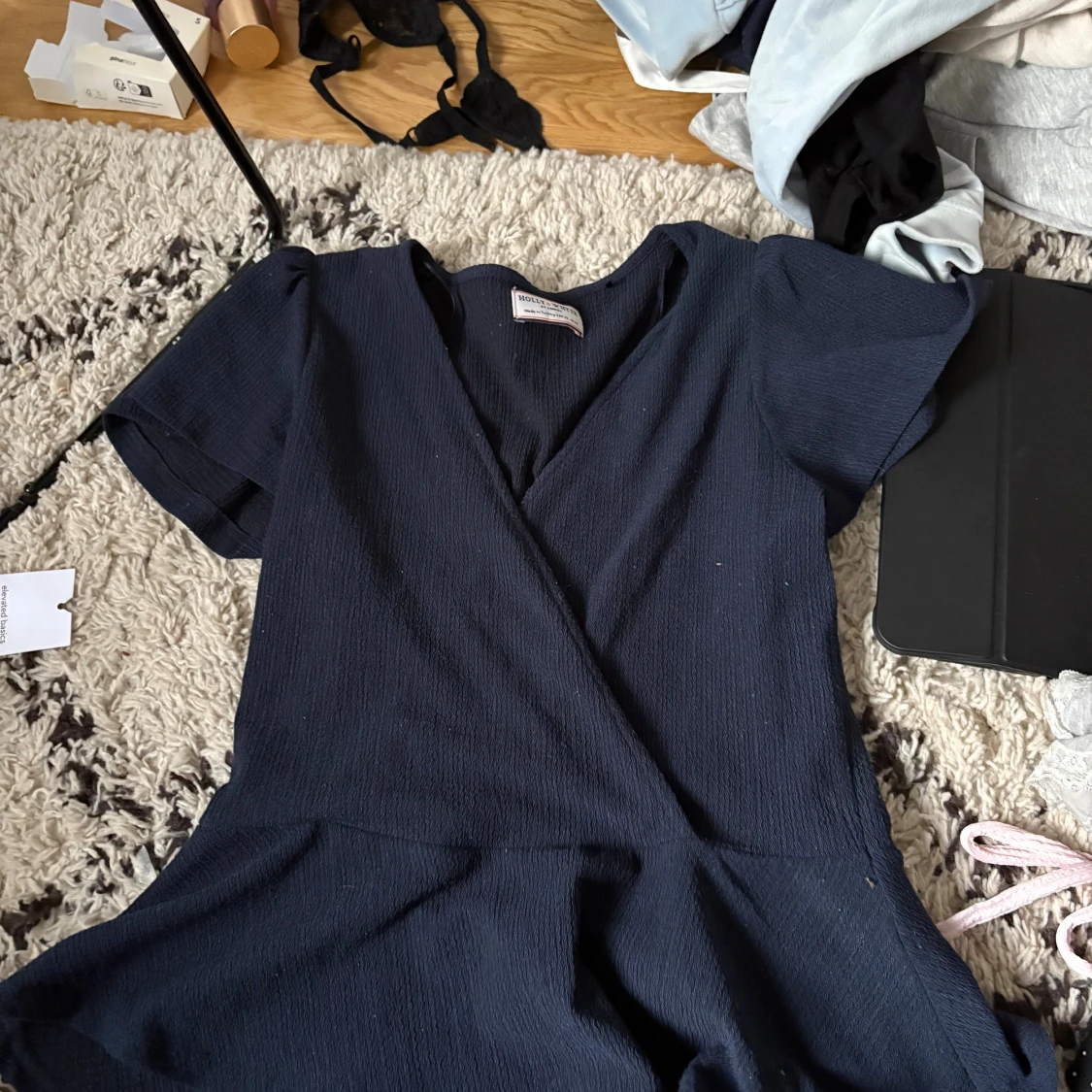 Mörkblå omlottklänning Hollister