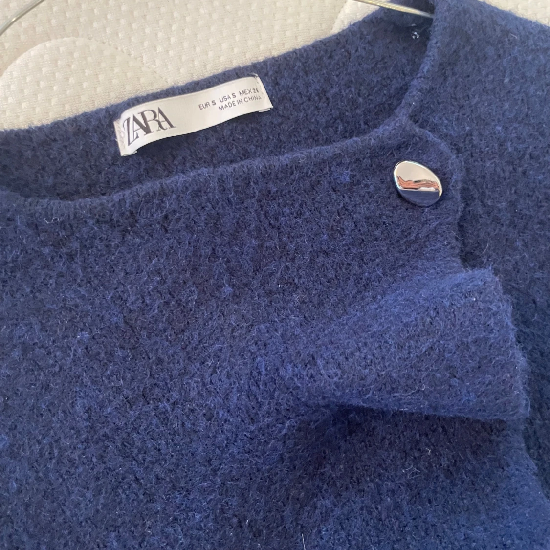 Mörkblå kofta med volang från Zara - 2