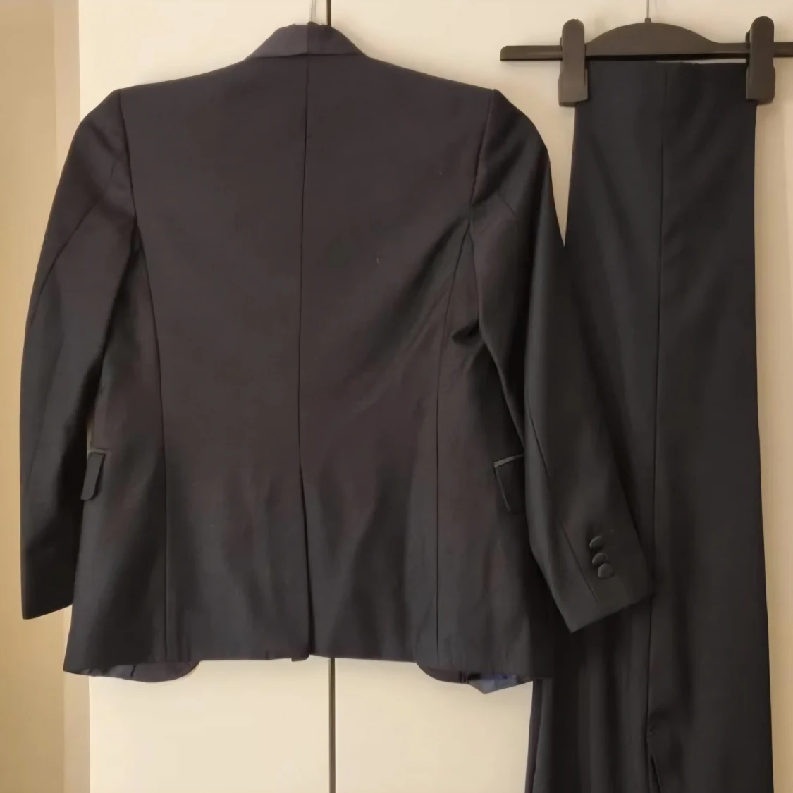 Mörkblå kostym med väst och slips för barn - 3