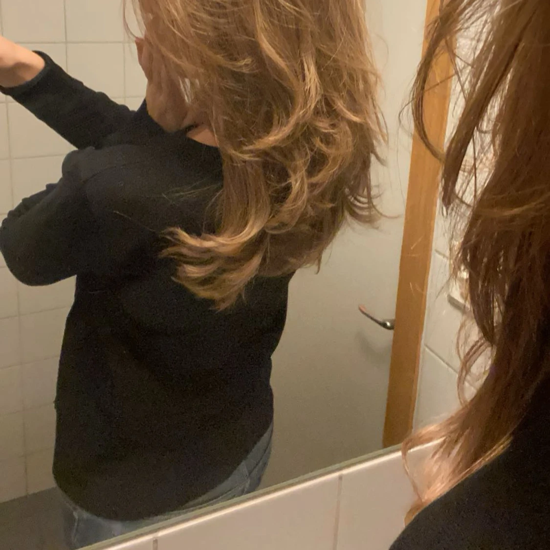 Svart kofta med knappar - 1