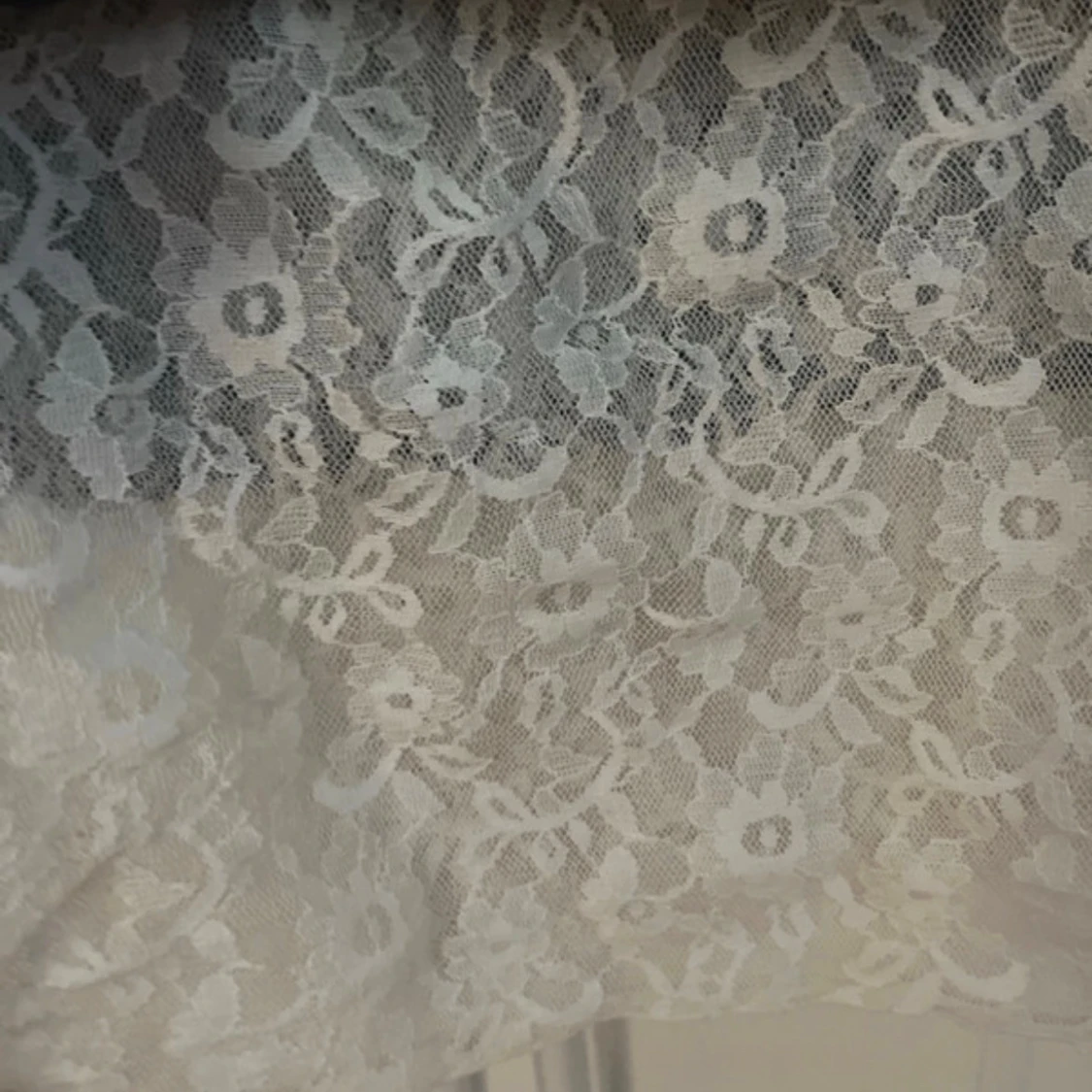 stickad tröja med spets - 1