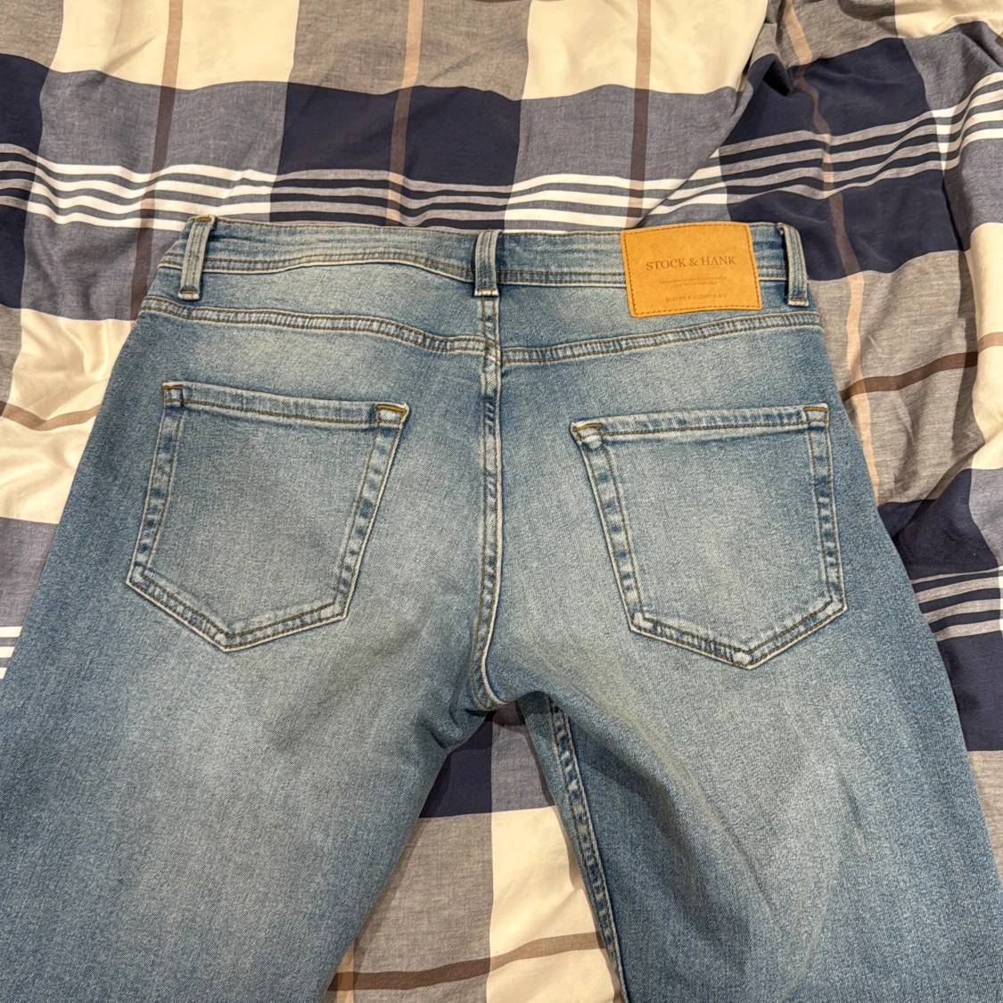 Ljusblå jeans från Stock & Hank - 1