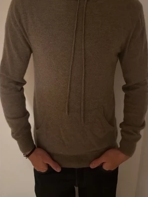 John Henric Kashmir hoodie  - Stilren som ny Kashmir Hoodie! 9/10 skick ! 