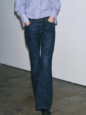 SÖKER  - Söker Zaras ”JEANS ZW COLLECTION BOOTCUT MED LÅG MIDJA” jeans i storlek 36🤍 hör gärna av er ifall ni har ett par🤍