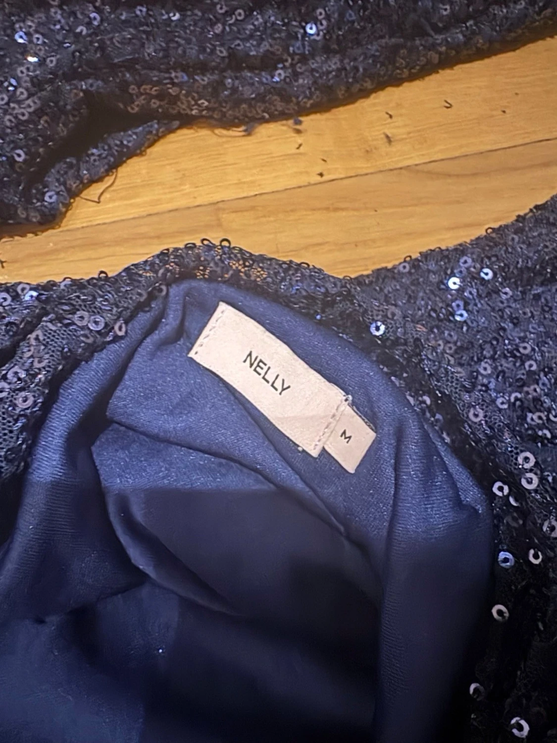 Glittrig mörkblå blus med paljetter - 2