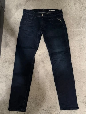 Replay jeans  - Hej jag säljer dessa helt nya replay jeans. Storlek 29-30 Slim fit.