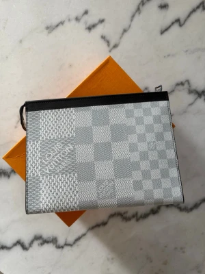 Necessär Unisex - Helt ny necessär. Passar herr och dam.