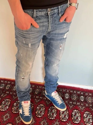 Replay Anbass Jeans  - Replay Anbass Jeans | Skick 9/10 | Storlek 32 | Pris 599kr | Hör av er vid frågor eller funderingar. 