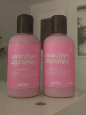 Lush Snow Fairy Milkshake Shower gel duschtvål body care winter sverige Sälj - Selling 2x 110g Snow Fairy Milkshake Shower Gel from Lush Expiration date is November 2026 🧚‍♀️💕🩷