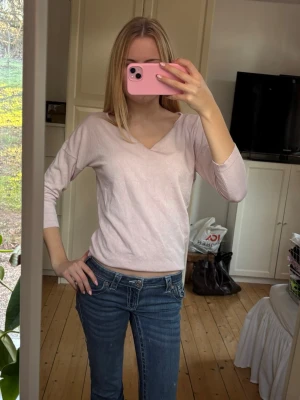 Trekvartsärmad topp - Söt smutsrosa topp i storlek S från Mohito med trekvartsärmar. Fint skick💕