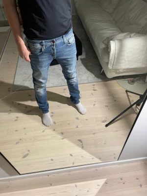 Replay jeans - Replay jeans | Hugo Boss x Replay | Storlek 31/34 | Mycket bra skick | billigare pris vid köpa av flera jeans på min profil‼️| Skriv till mig vid frågor📩
