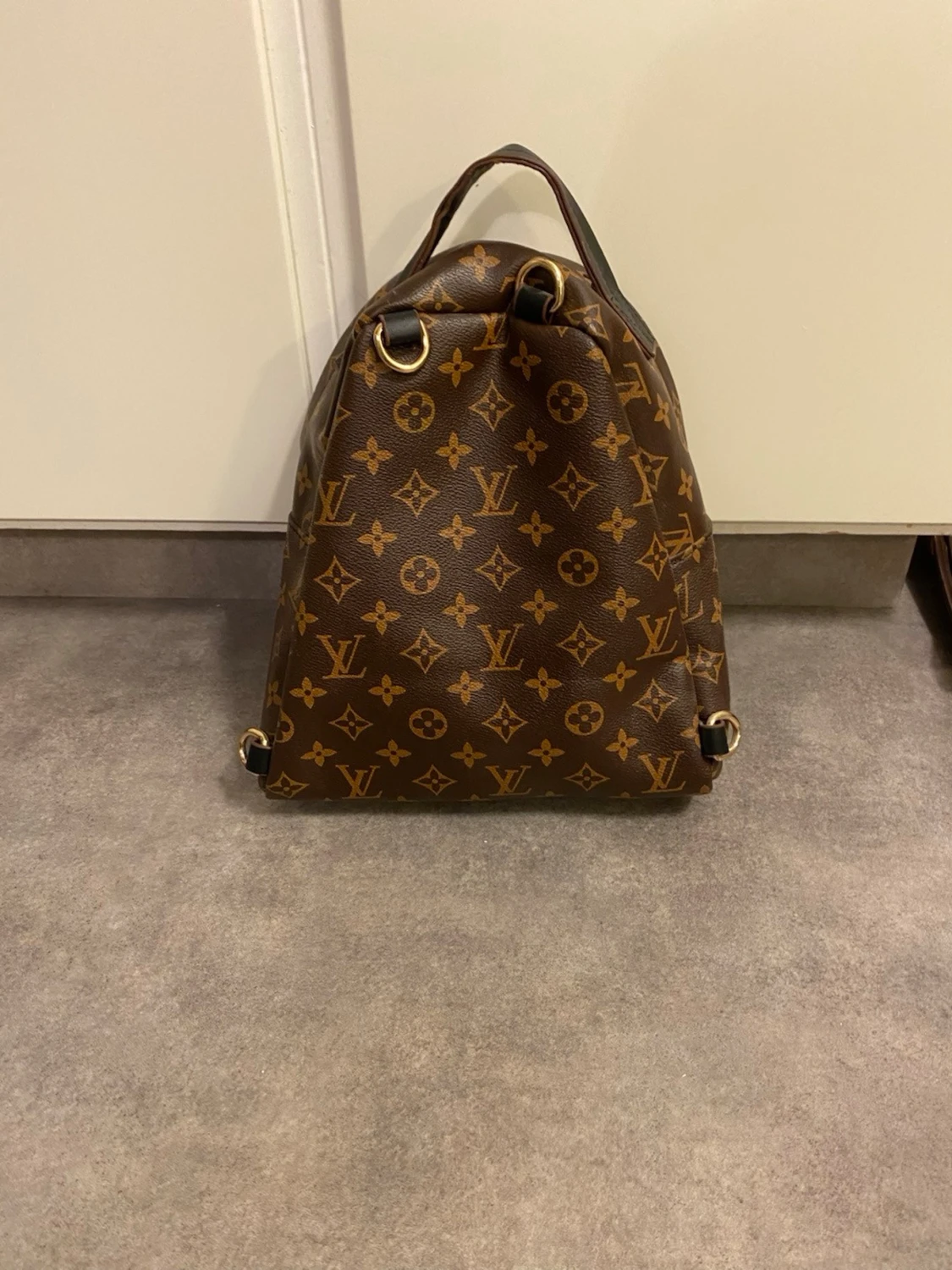 Liten, mönstrad ryggsäck. - 1