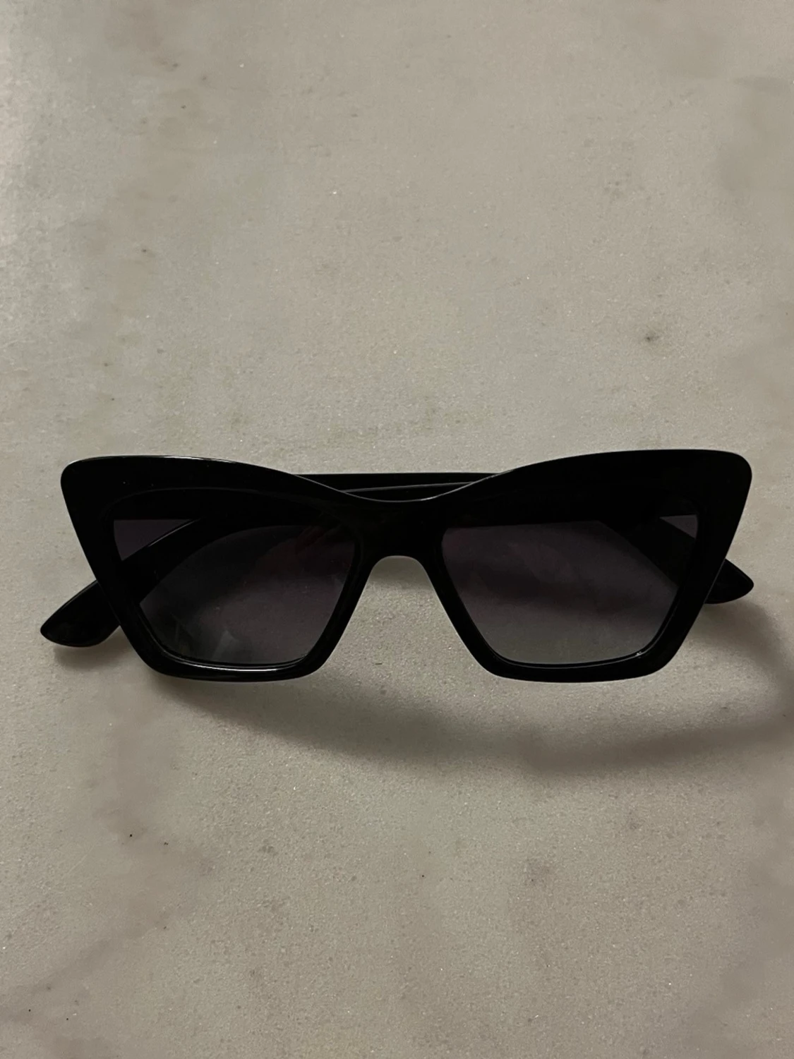 Svarta solglasögon, Pilgrim