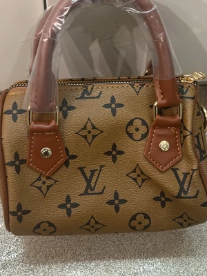 Trendiga vöskan  - Snygga väskan .