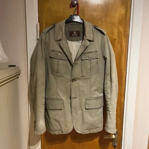  overshirt från Morris - Perfekt jacka till hösten / våren. Storlek S/m