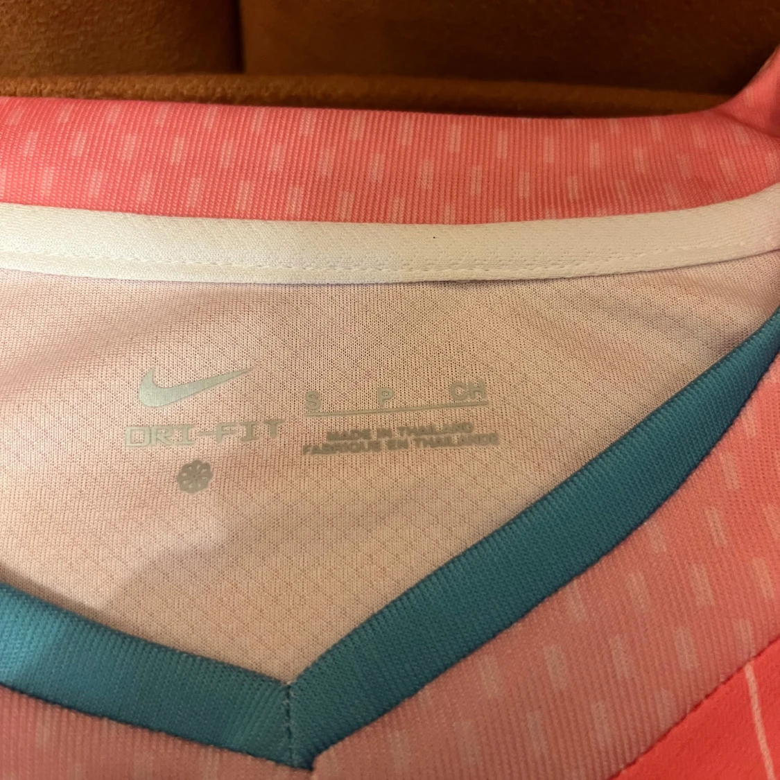 Barcelona rosa tshirt  - 4