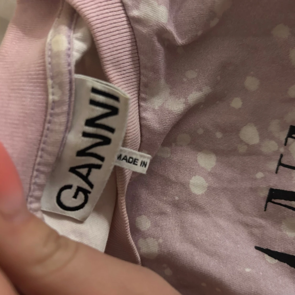 Ljuslila Ganni t-shirt med tryck - 2