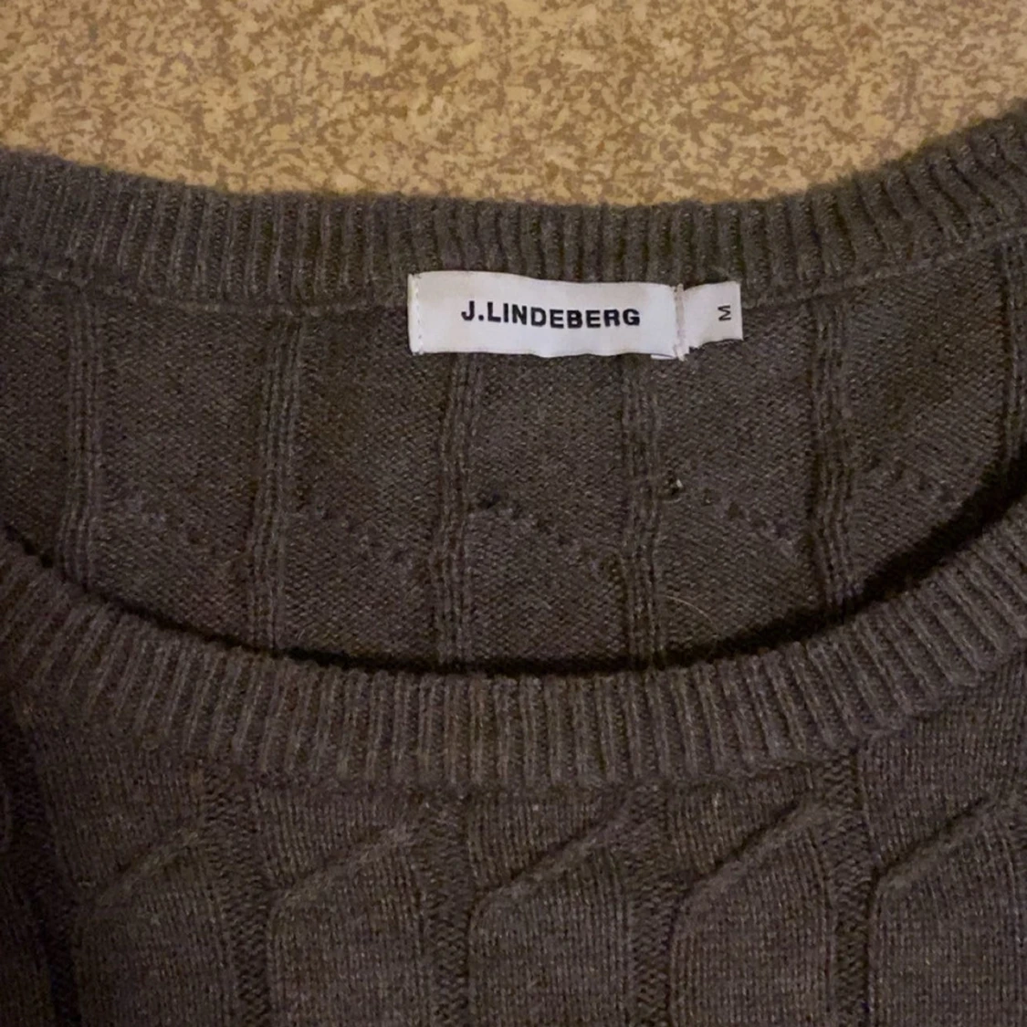 Mörkbrun stickad tröja J.Lindeberg - 1