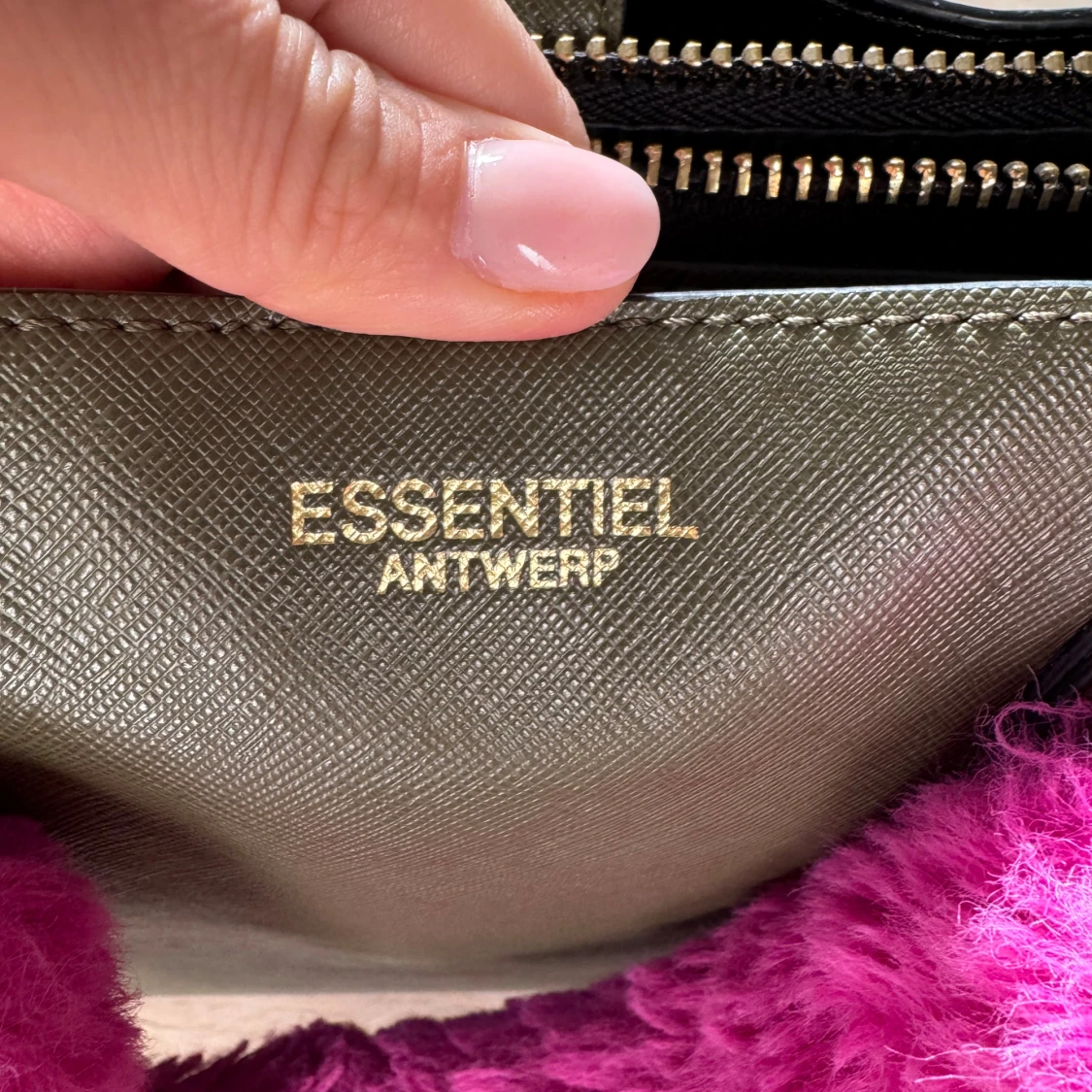 Grön handväska från Essentiel Antwerp - 2
