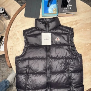 Moncler  - Jssjklsls
