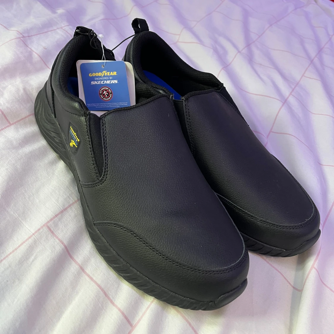 Svarta slip-on sneakers från Skechers anti-slip