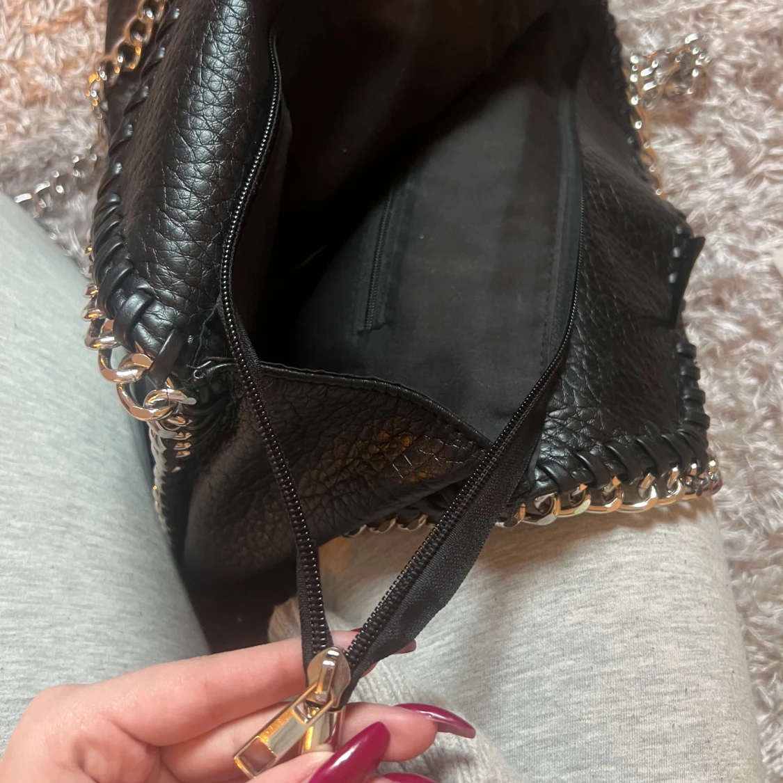 Svart axelväska från Tiamo - 3