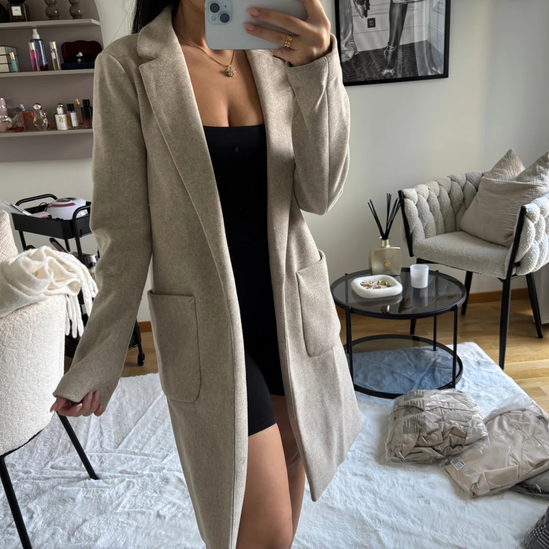 Beige kappa med stora fickor - 1