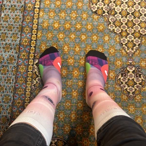 grisch strumpor - säljer mina riktigt feta john pork strumpor. jag har goonat lite i vänstra strumpan men förutom det så finns det inga defekter